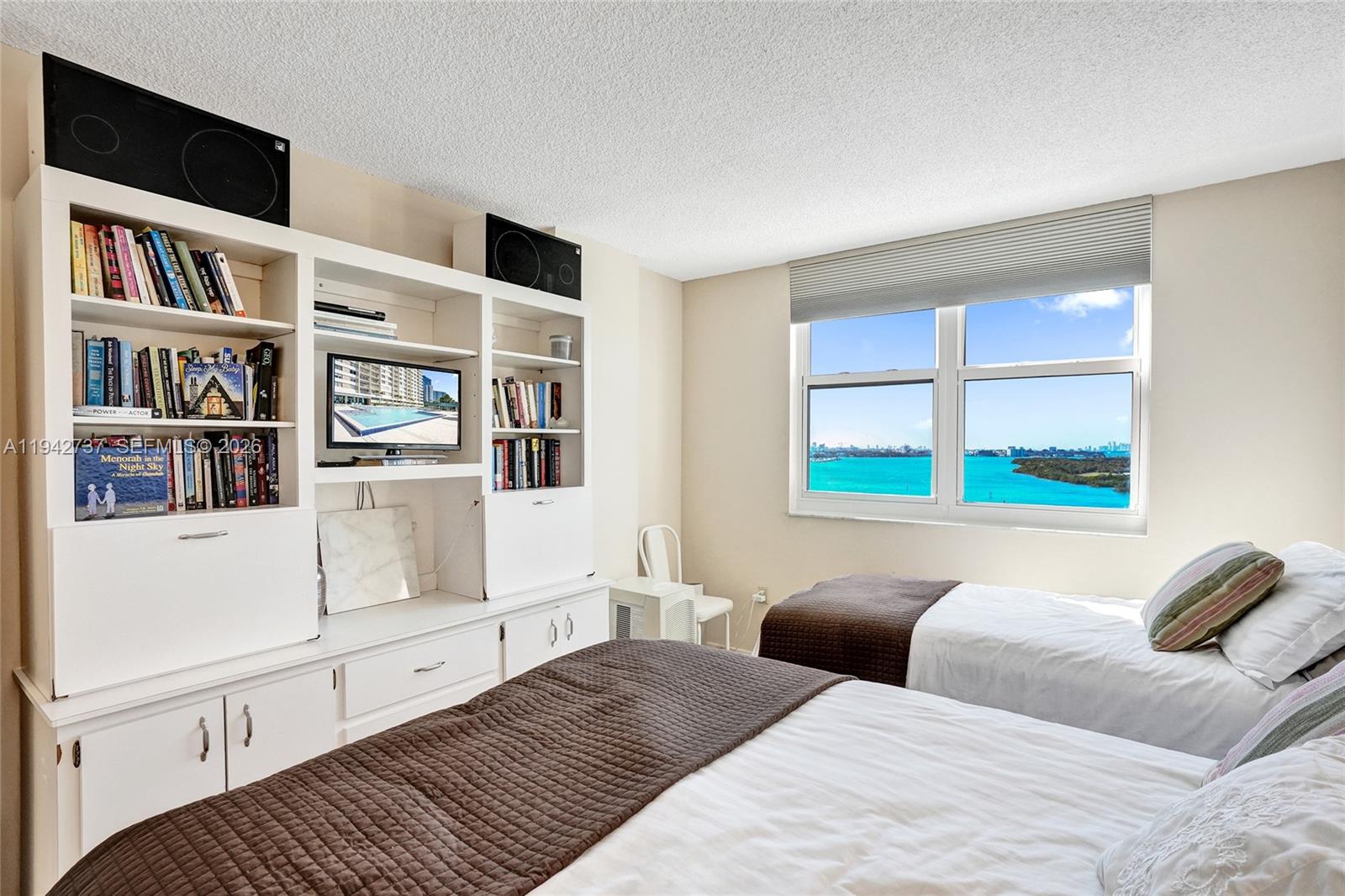 Ver detalles 1110 2 / 2 1220 sq. ft. $ 2026-02-11 0 foto