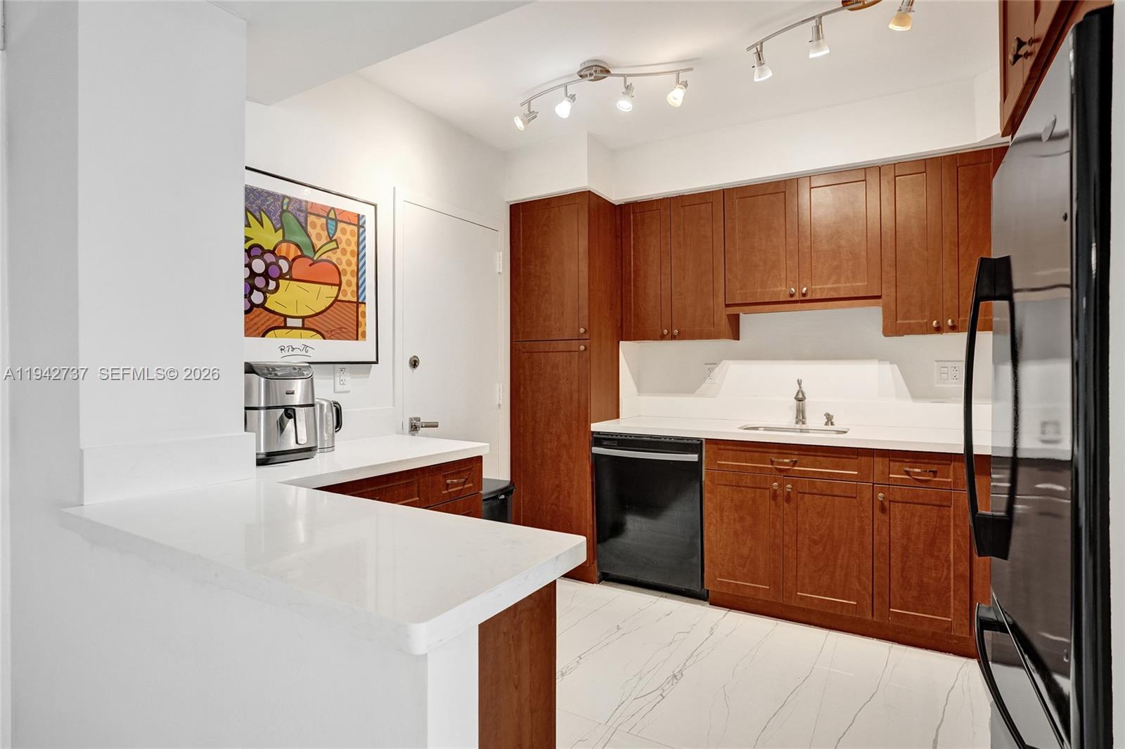 Ver detalles 1110 2 / 2 1220 sq. ft. $ 2026-02-11 0 foto