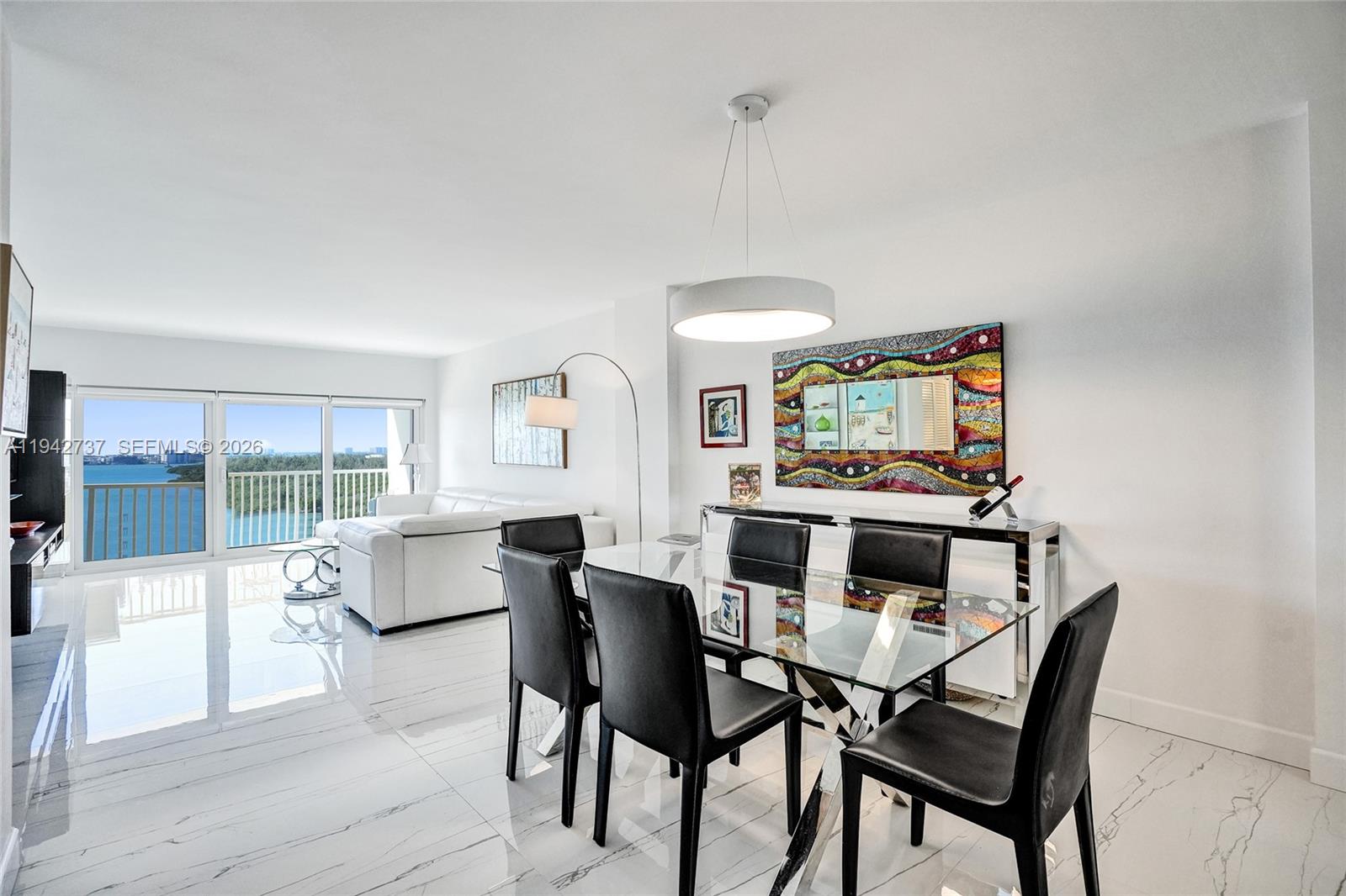 Ver detalles 1110 2 / 2 1220 sq. ft. $ 2026-02-11 0 foto