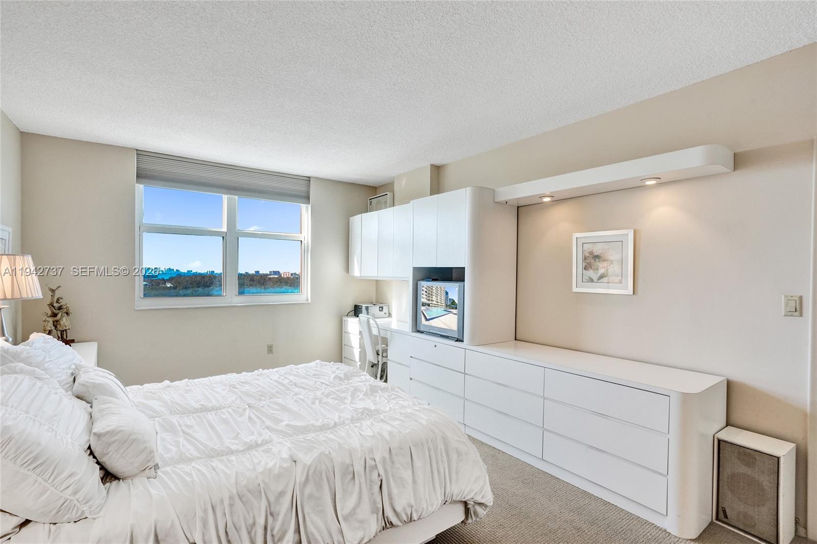 Ver detalles 1110 2 / 2 1220 sq. ft. $ 2026-02-11 0 foto