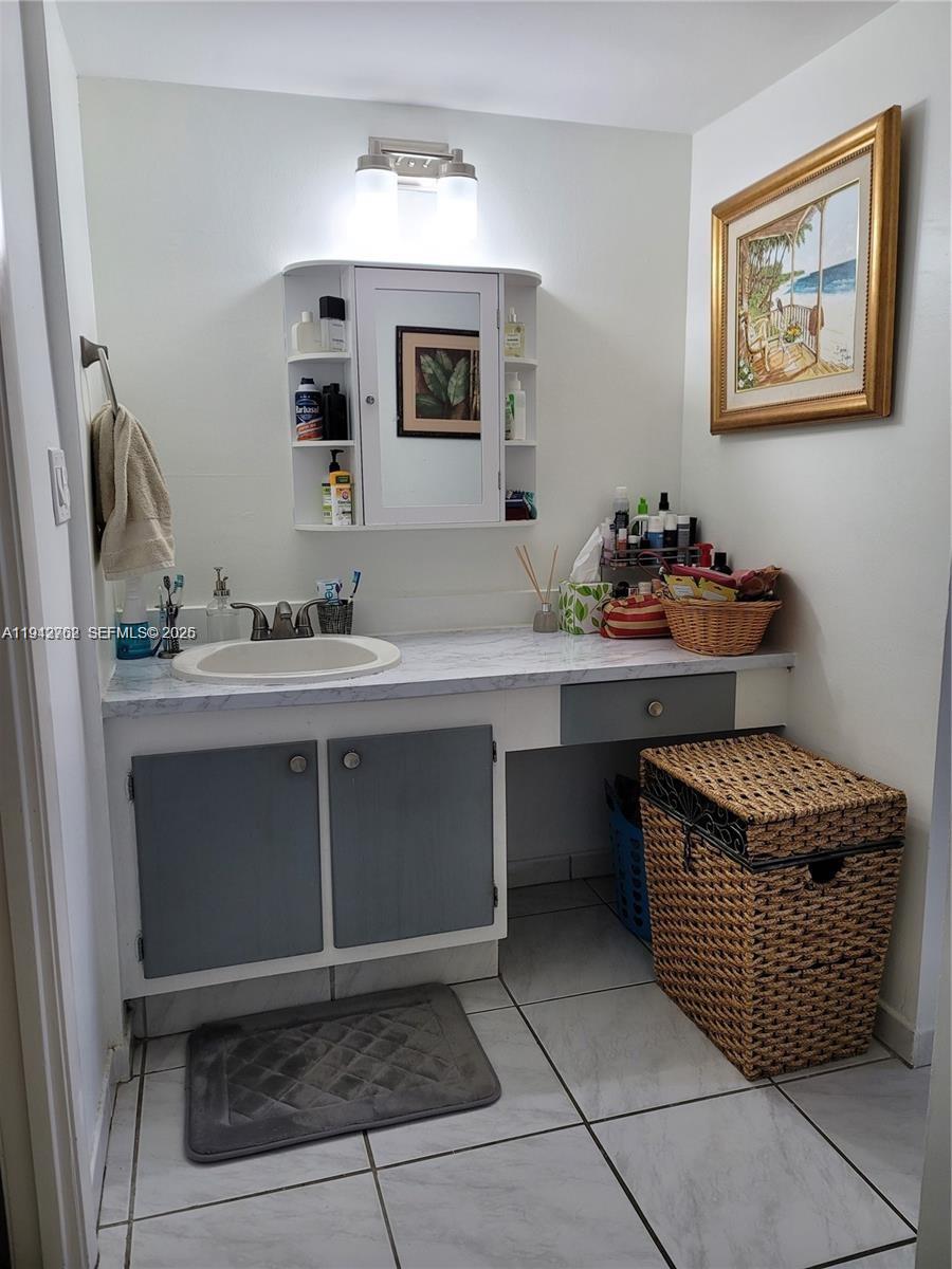 Photo of 20301 Country Club Dr  #1124, Aventura, Florida, 33180 - 