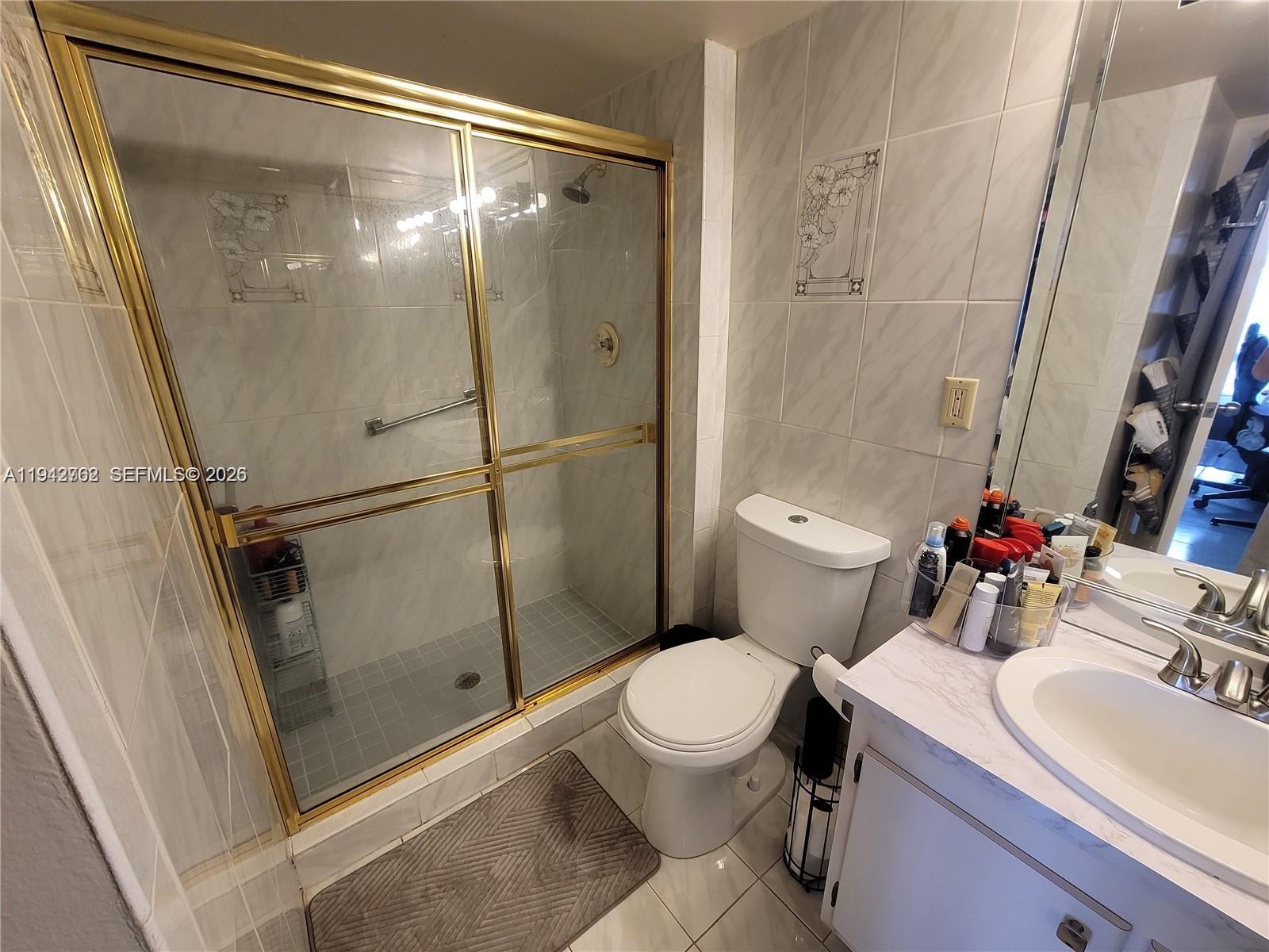 Photo of 20301 Country Club Dr  #1124, Aventura, Florida, 33180 - 