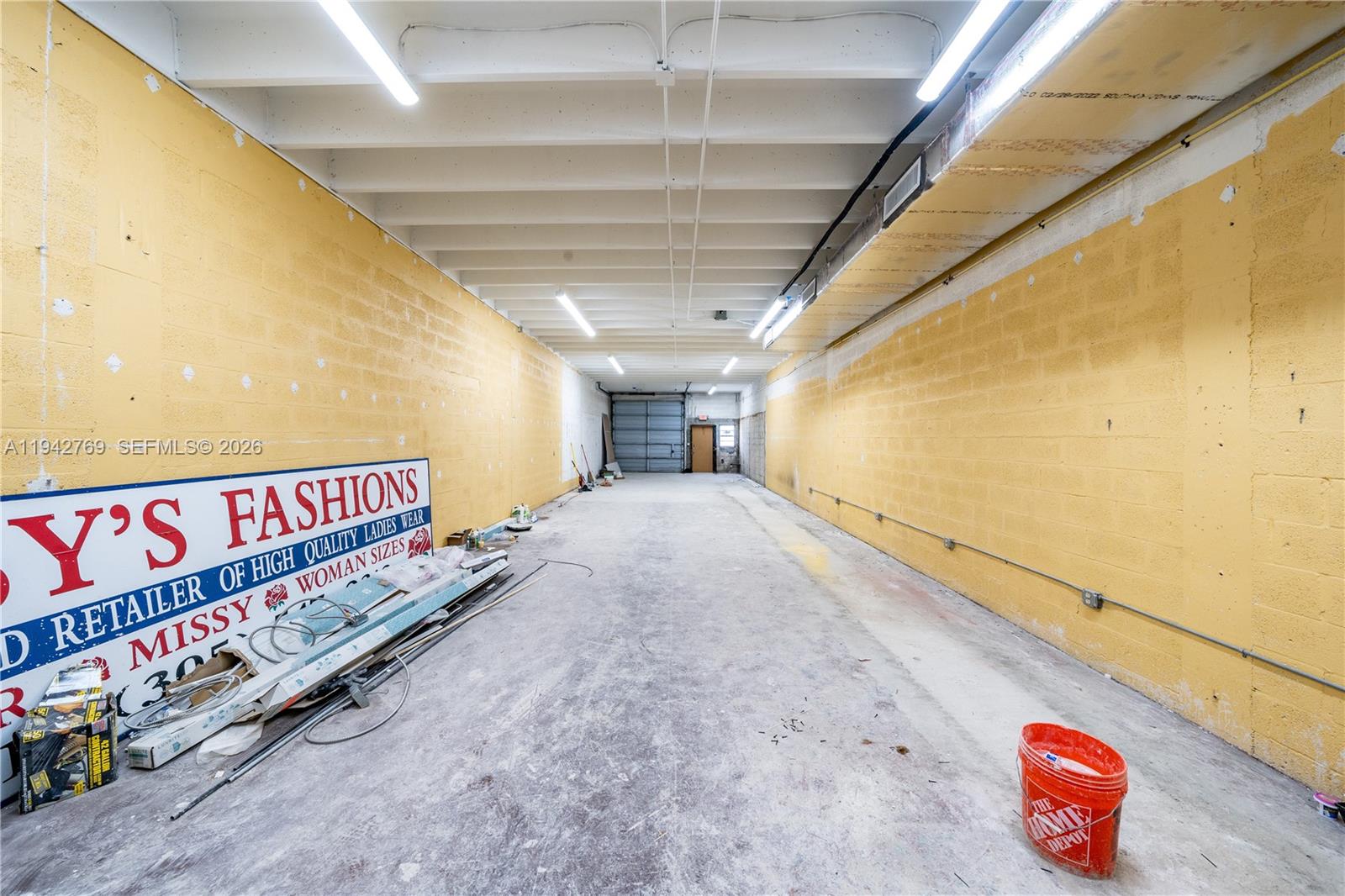   /   кв.футов $ 2026-01-09 0 Фото