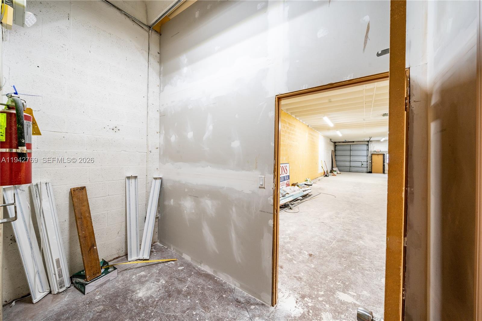   /   кв.футов $ 2026-01-09 0 Фото