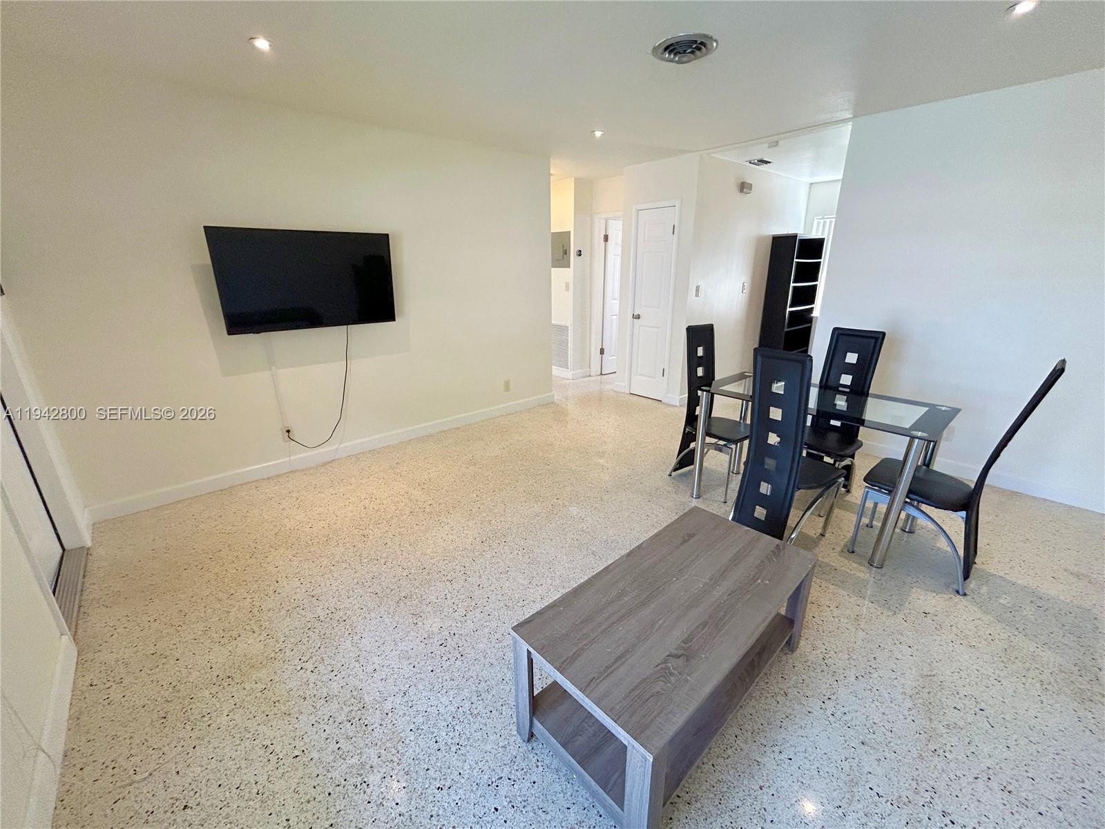   /  840 sq. ft. $ 2026-01-10 0 Photo