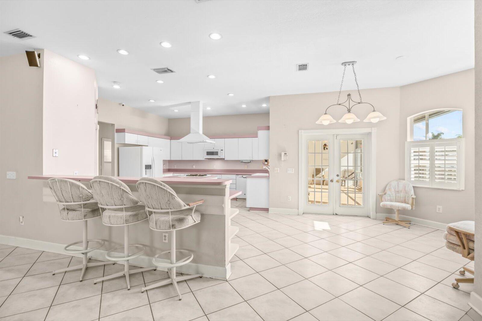 Ver detalles 156 5 / 4 4218 sq. ft. $ 2026-02-23 0 foto