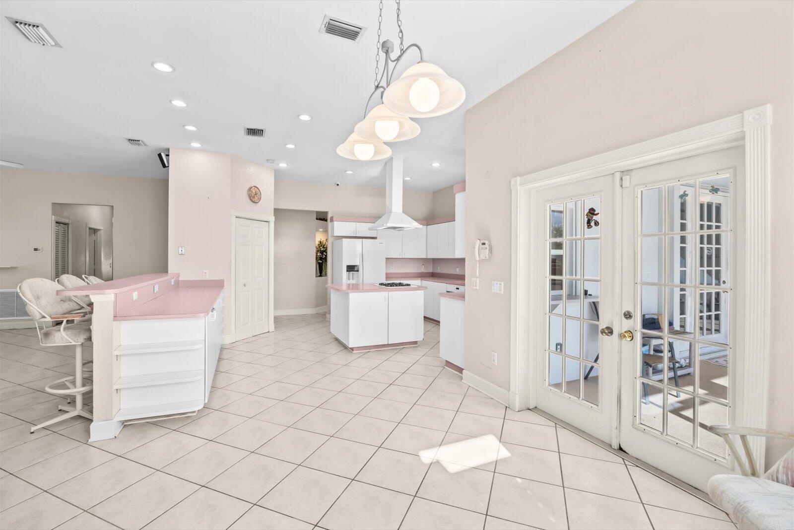 Ver detalles 156 5 / 4 4218 sq. ft. $ 2026-02-23 0 foto