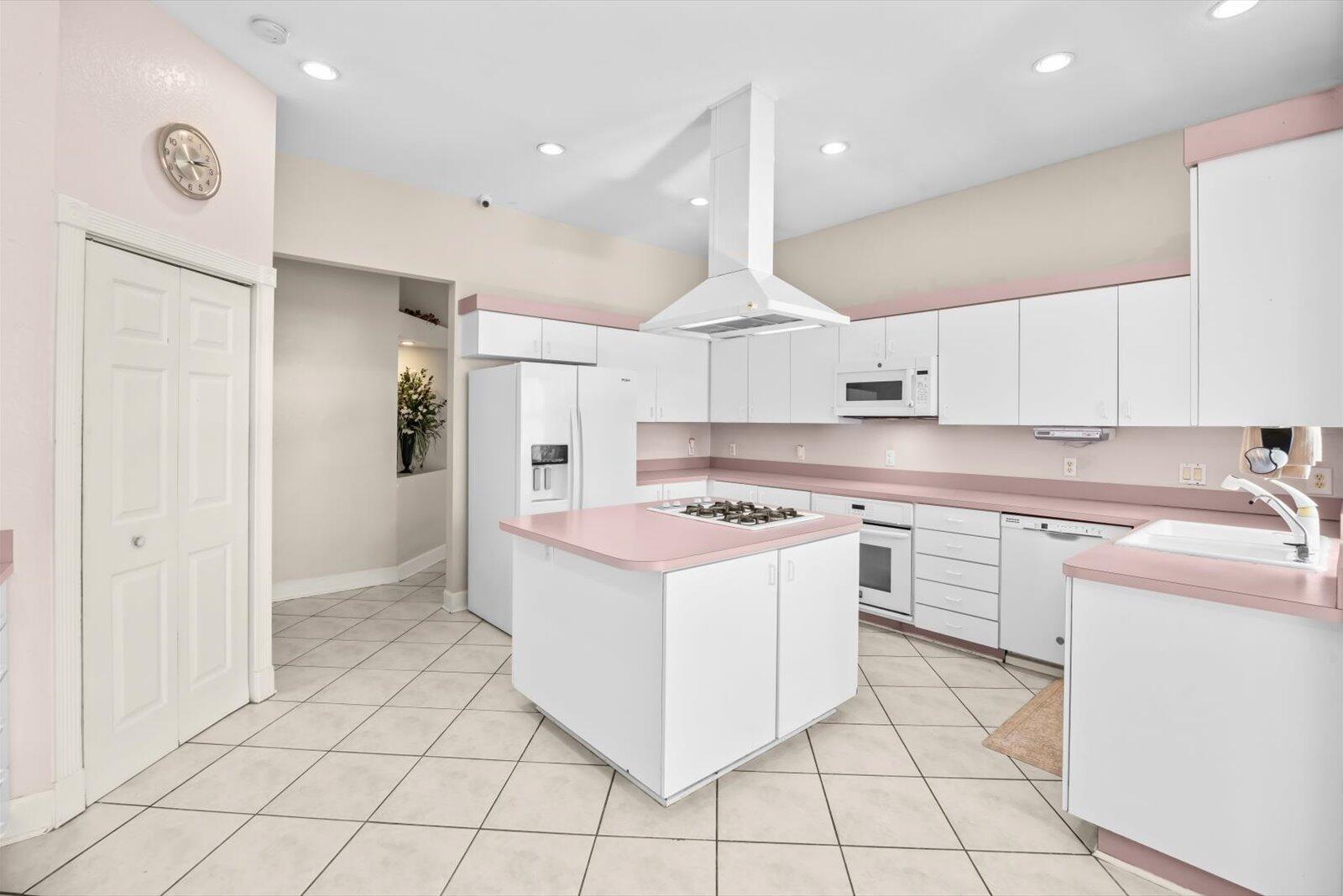 Ver detalles 156 5 / 4 4218 sq. ft. $ 2026-02-23 0 foto