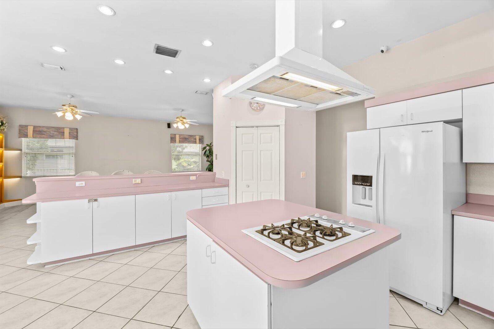 Ver detalles 156 5 / 4 4218 sq. ft. $ 2026-02-23 0 foto