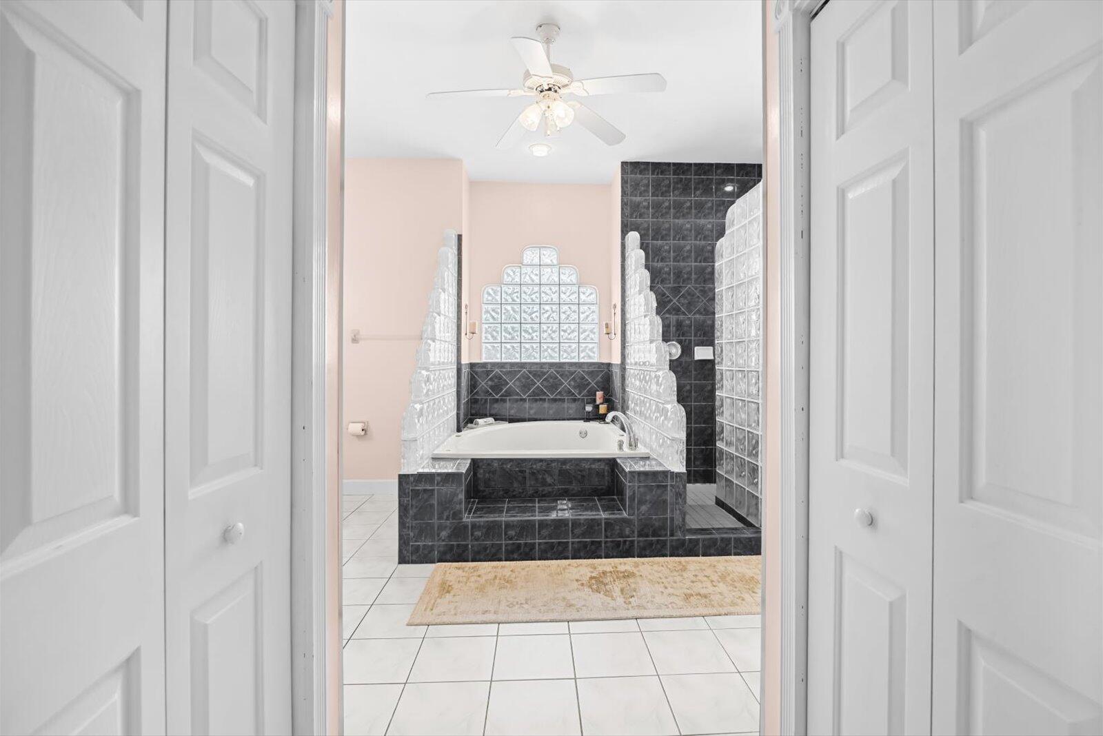 Ver detalles 156 5 / 4 4218 sq. ft. $ 2026-02-23 0 foto