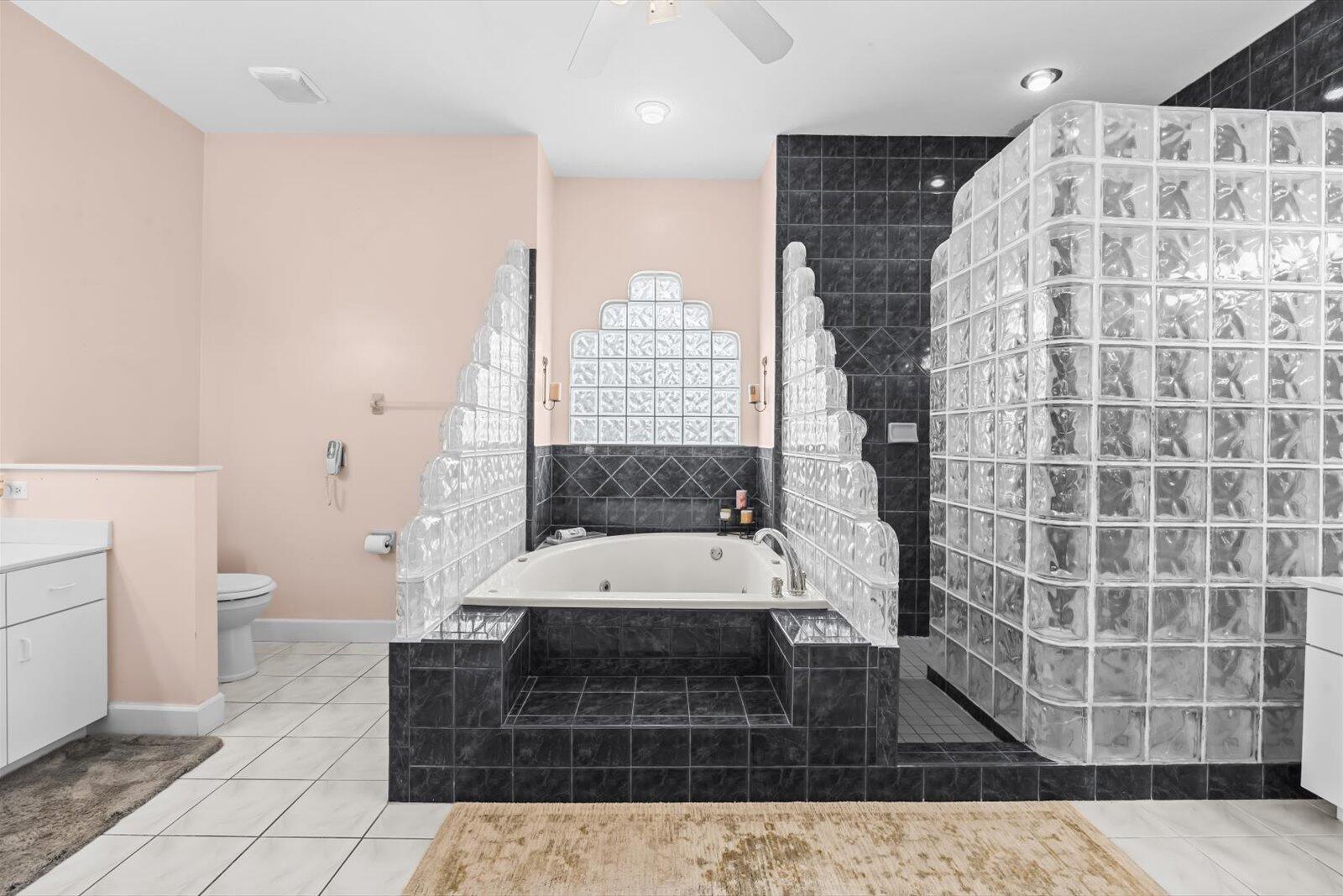 Ver detalles 156 5 / 4 4218 sq. ft. $ 2026-02-23 0 foto
