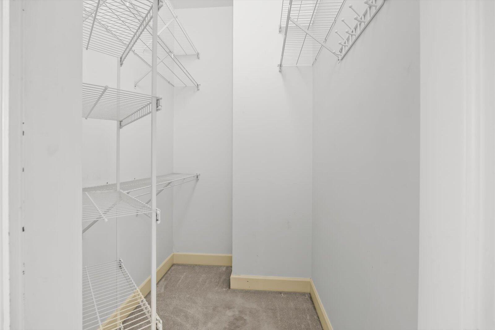 Ver detalles 156 5 / 4 4218 sq. ft. $ 2026-02-23 0 foto