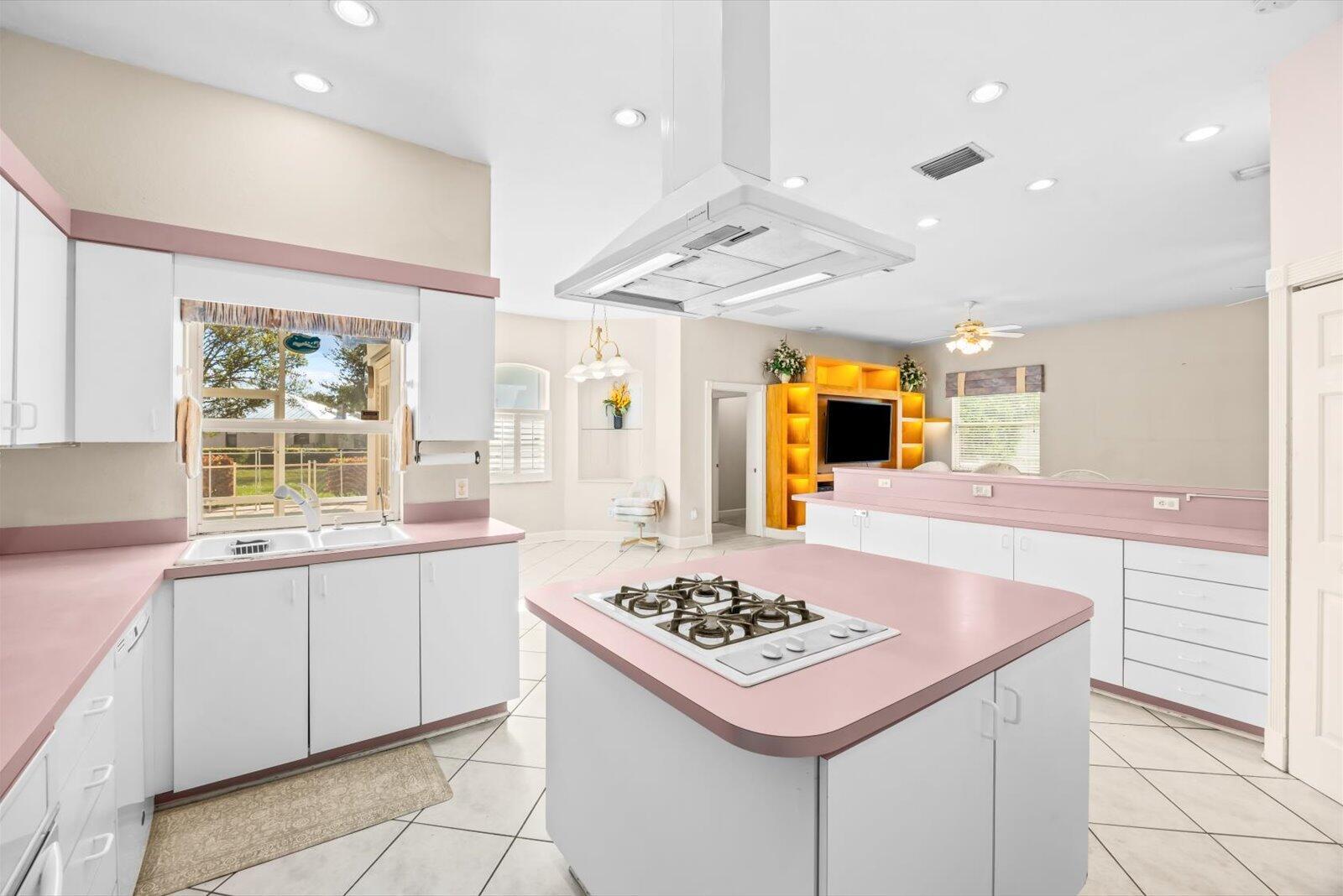 Ver detalles 156 5 / 4 4218 sq. ft. $ 2026-02-23 0 foto