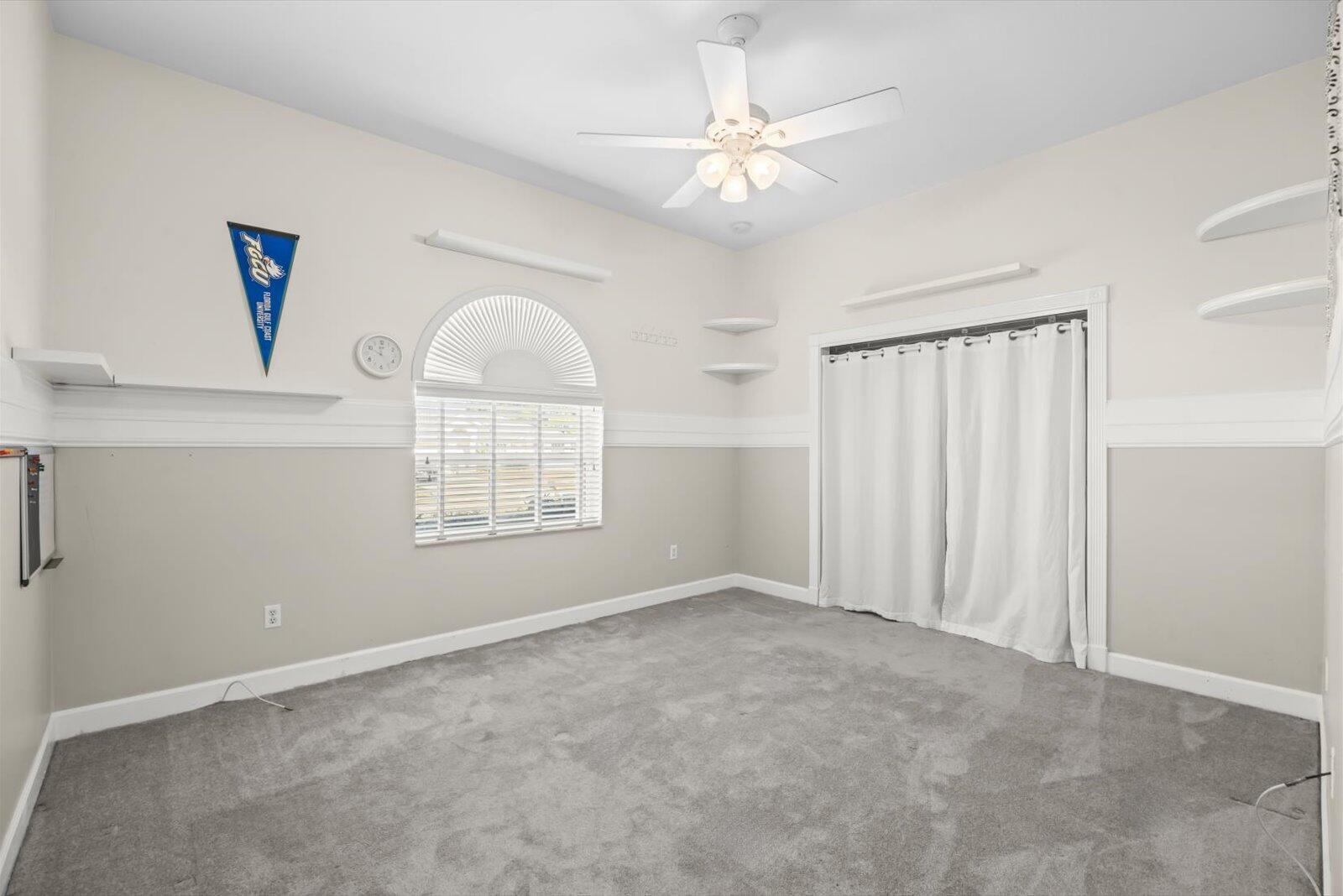 Ver detalles 156 5 / 4 4218 sq. ft. $ 2026-02-23 0 foto