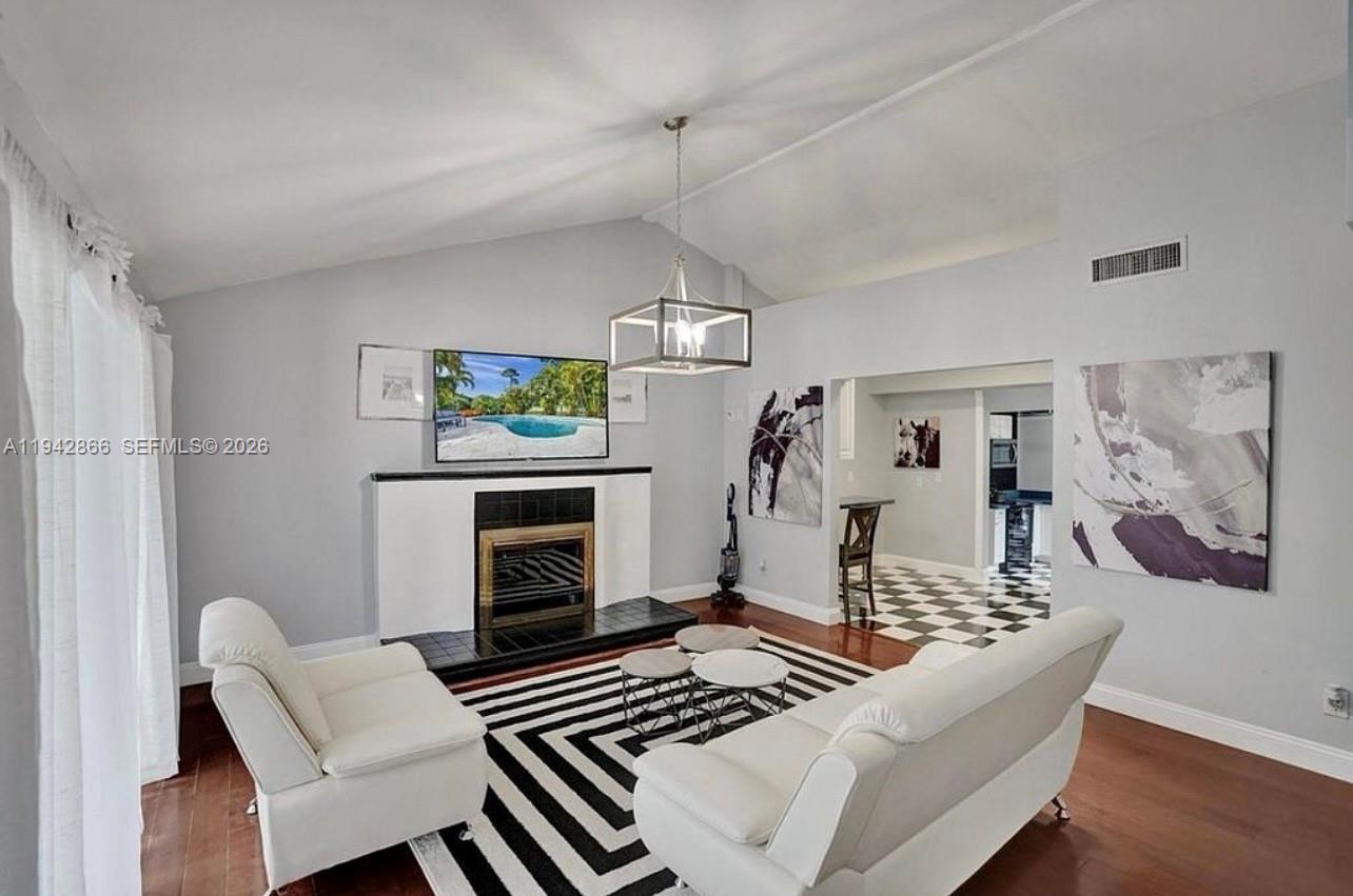 502 5 / 3 3406 sq. ft. $ 2026-01-10 0 Photo