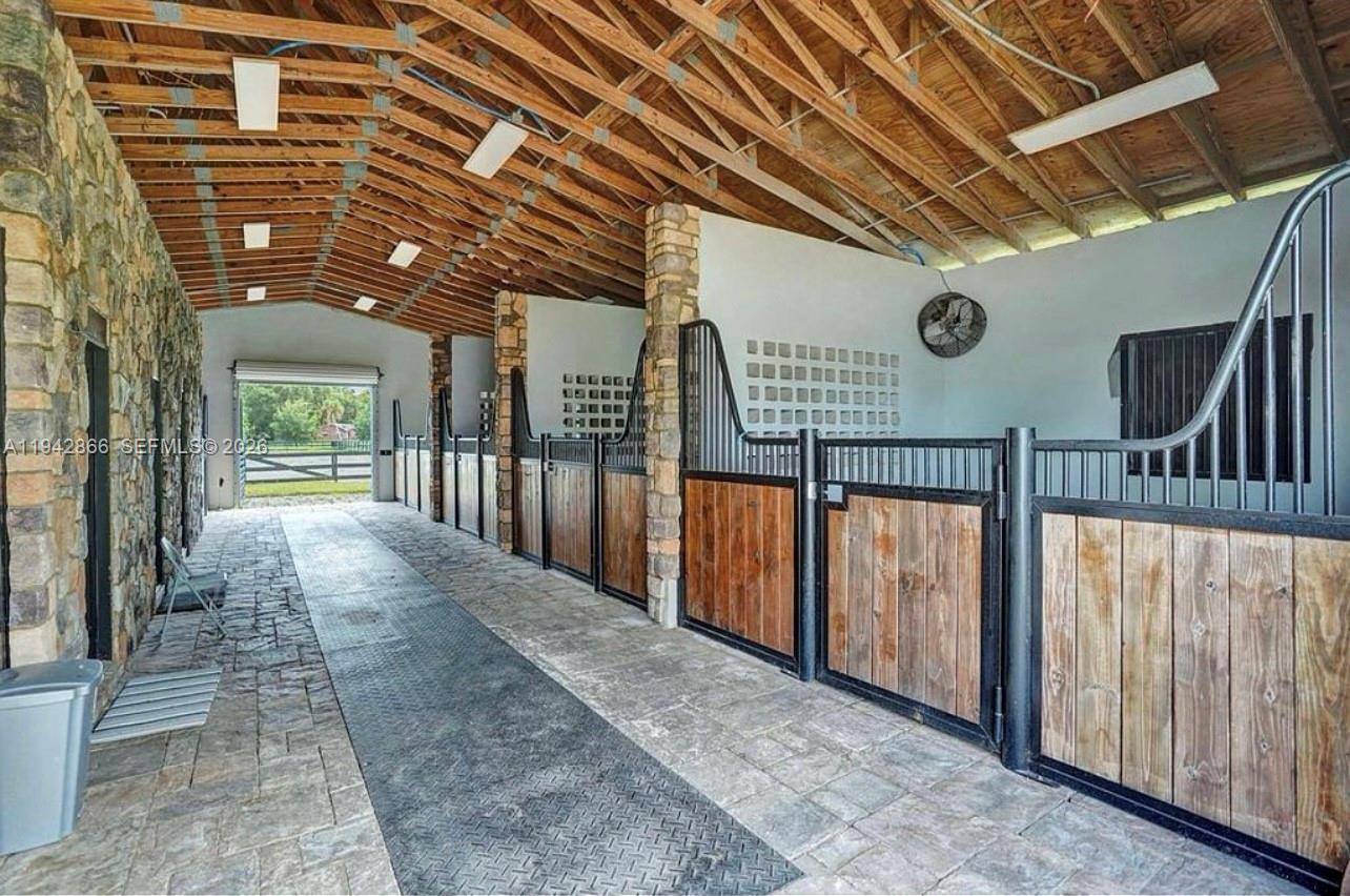 502 5 / 3 3406 sq. ft. $ 2026-01-10 0 Photo