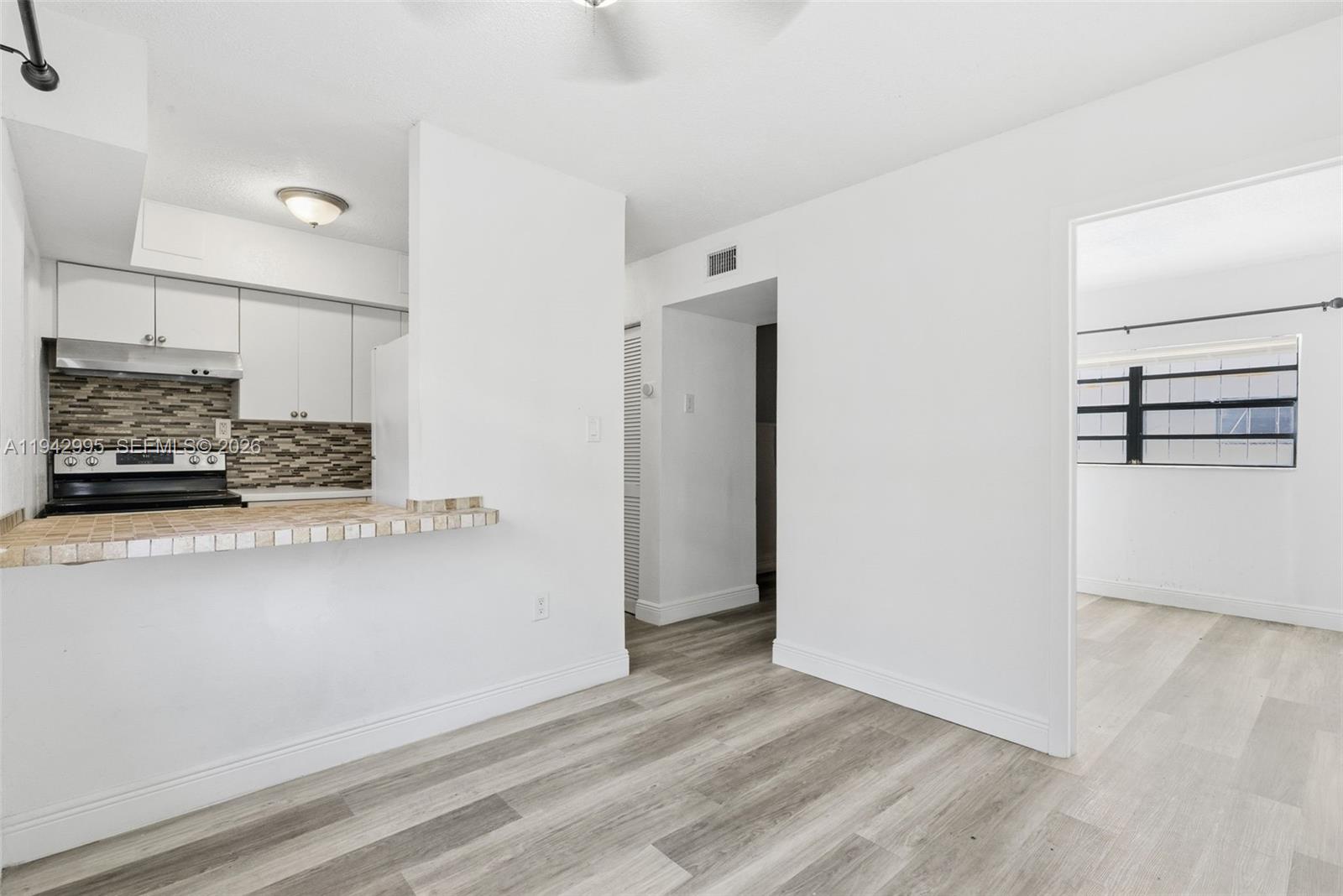   /   sq. ft. $ 2026-01-10 0 Photo