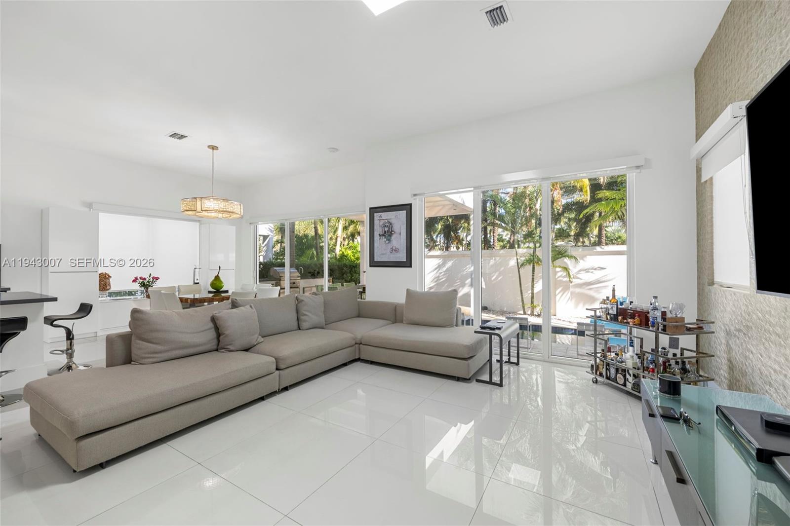 Photo of 19005 Atlantic Blvd (19005), Sunny Isles Beach, Florida, 33160 -