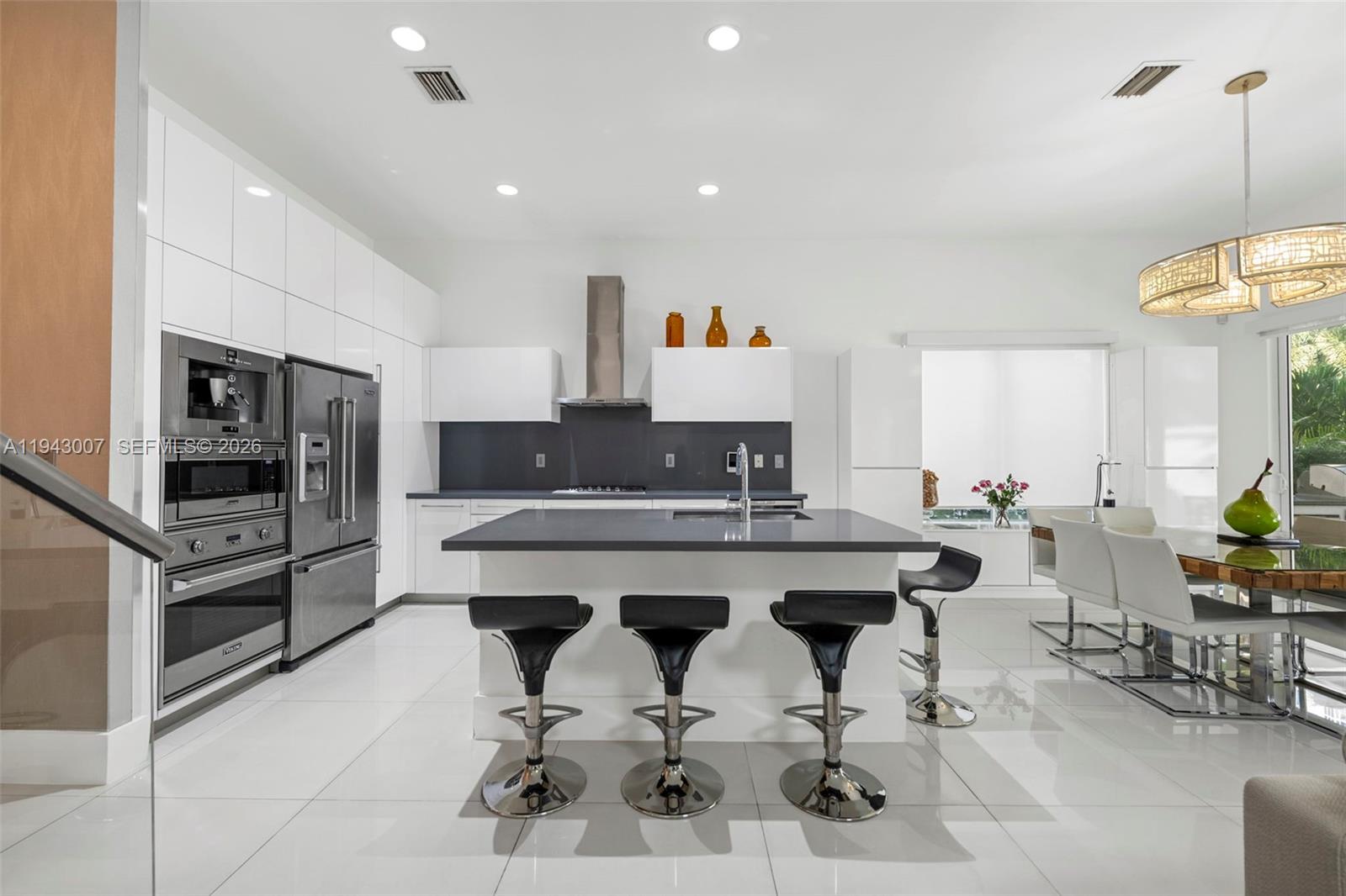 Photo of 19005 Atlantic Blvd (19005), Sunny Isles Beach, Florida, 33160 -