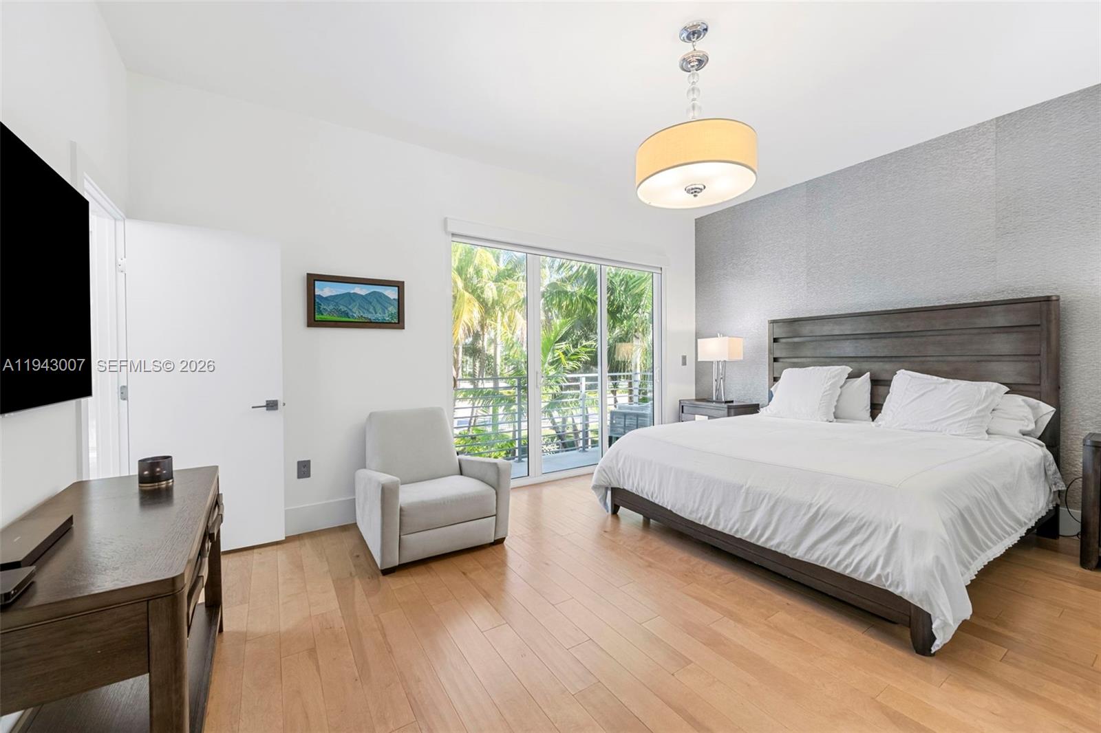 Photo of 19005 Atlantic Blvd (19005), Sunny Isles Beach, Florida, 33160 -