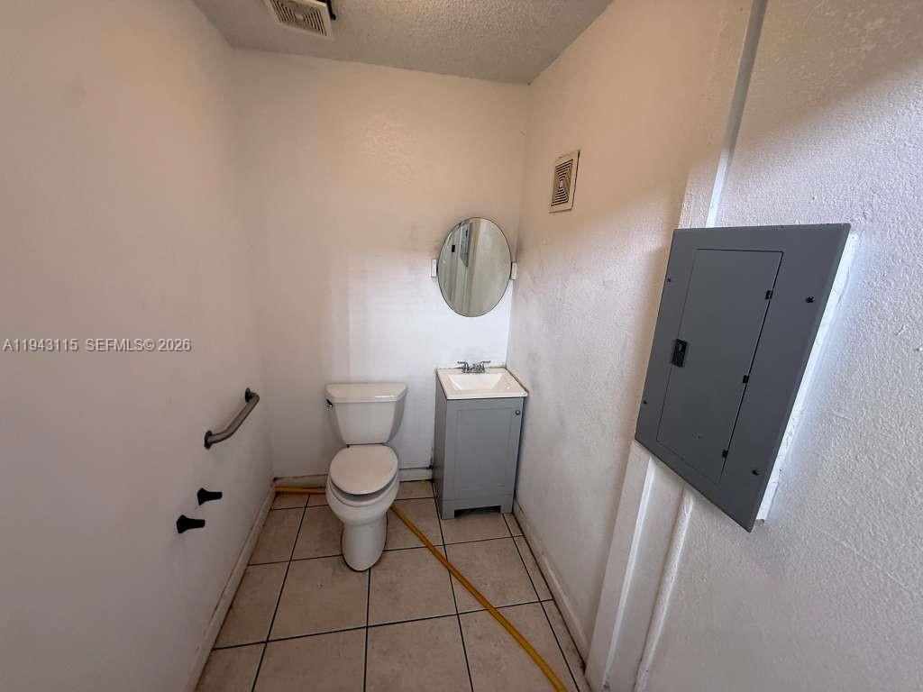 5  /   кв.футов $ 2026-01-11 0 Фото