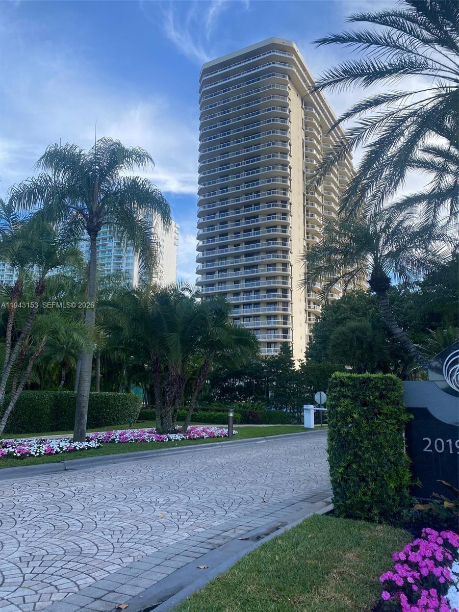 Photo of 20191 Country Club Dr  #911, Aventura, Florida, 33180 - 