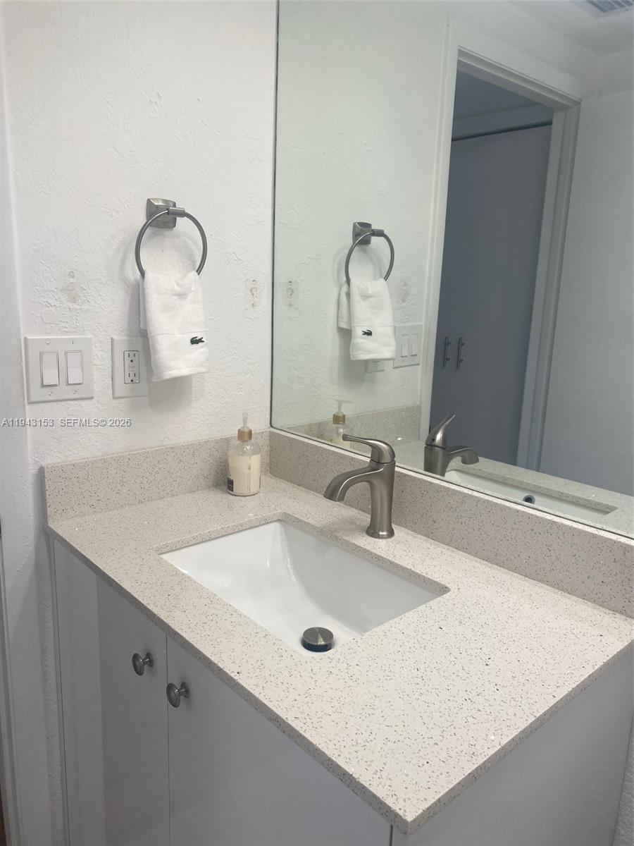 Photo of 20191 Country Club Dr  #911, Aventura, Florida, 33180 - 