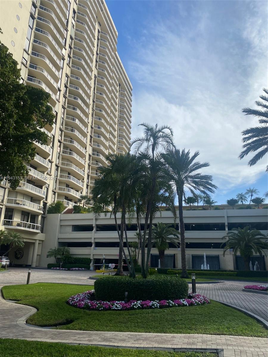 Photo of 20191 Country Club Dr  #911, Aventura, Florida, 33180 - 