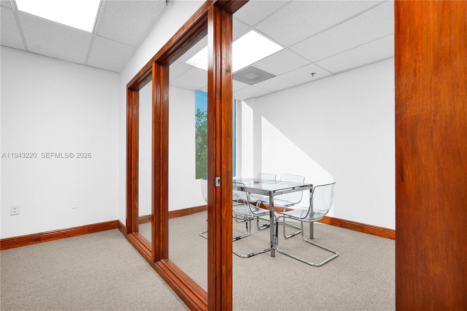 304B  /   кв.футов $ 2026-01-11 0 Фото