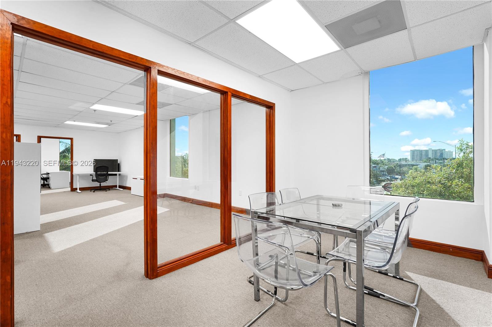 304B  /   кв.футов $ 2026-01-11 0 Фото