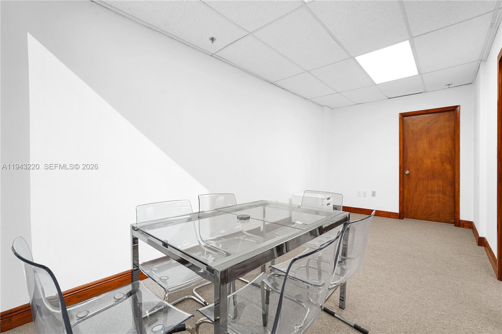 304B  /   кв.футов $ 2026-01-11 0 Фото