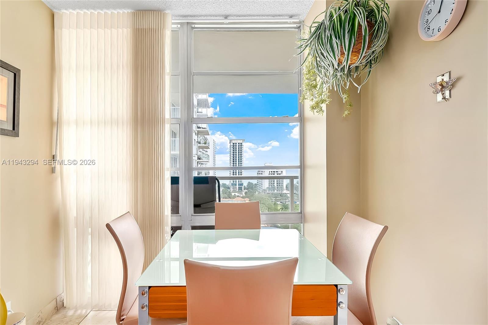 1520 2 / 2 1286 кв.футов $ 2026-01-11 0 Фото