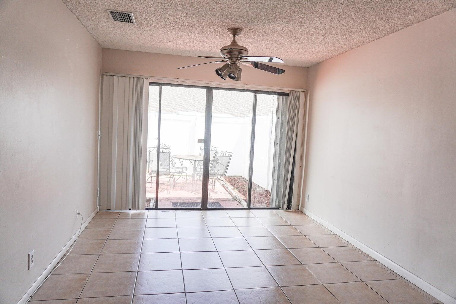 Ver detalles 49 3 / 2 1382 sq. ft. $ 2026-01-31 0 foto