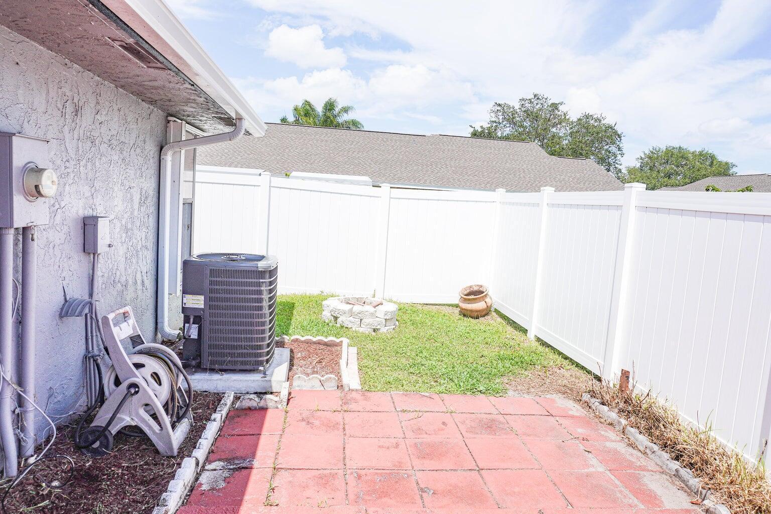 Ver detalles 49 3 / 2 1382 sq. ft. $ 2026-01-31 0 foto