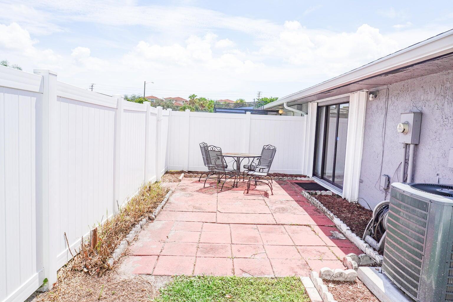 Ver detalles 49 3 / 2 1382 sq. ft. $ 2026-01-31 0 foto