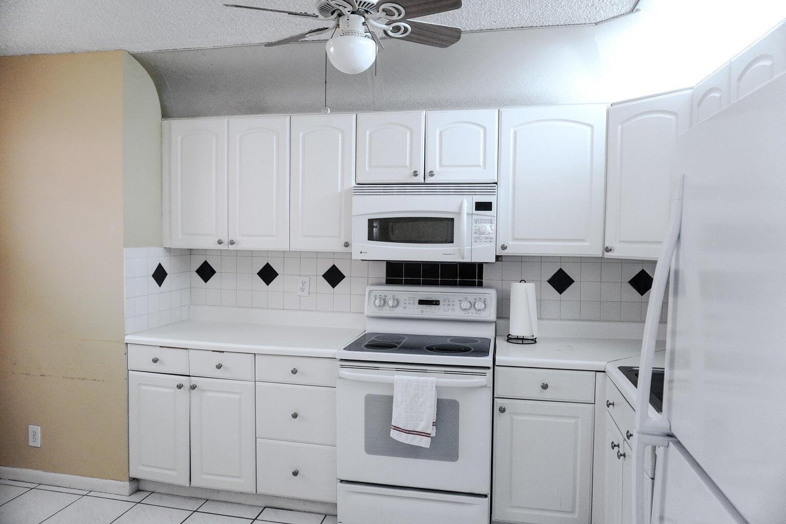 Ver detalles 49 3 / 2 1382 sq. ft. $ 2026-01-31 0 foto