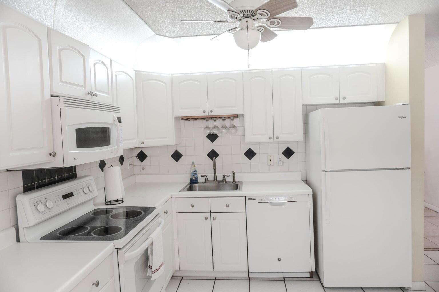 Ver detalles 49 3 / 2 1382 sq. ft. $ 2026-01-31 0 foto