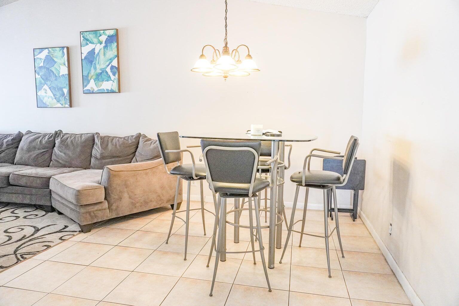 Ver detalles 49 3 / 2 1382 sq. ft. $ 2026-01-31 0 foto