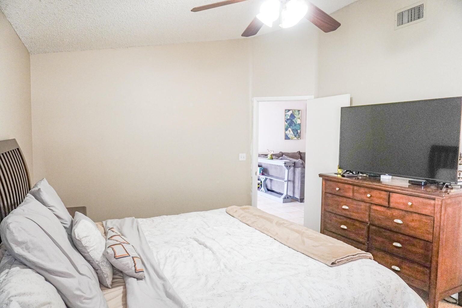 Ver detalles 49 3 / 2 1382 sq. ft. $ 2026-01-31 0 foto
