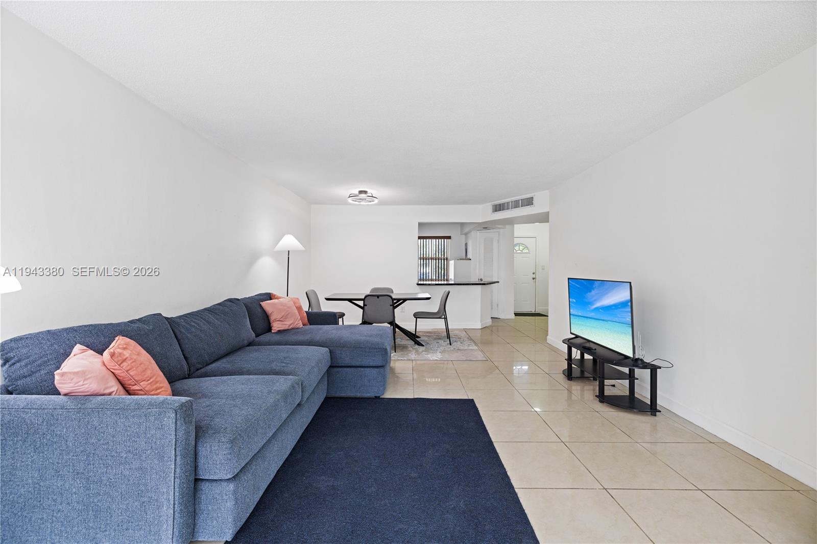 C216 2 / 2 1156 sq. ft. $ 2026-05-18 0 foto