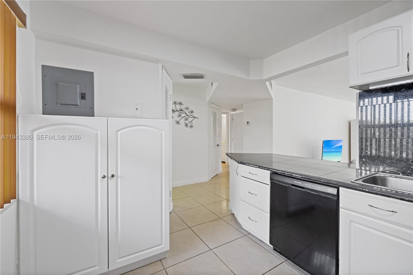 C216 2 / 2 1156 sq. ft. $ 2026-05-18 0 foto