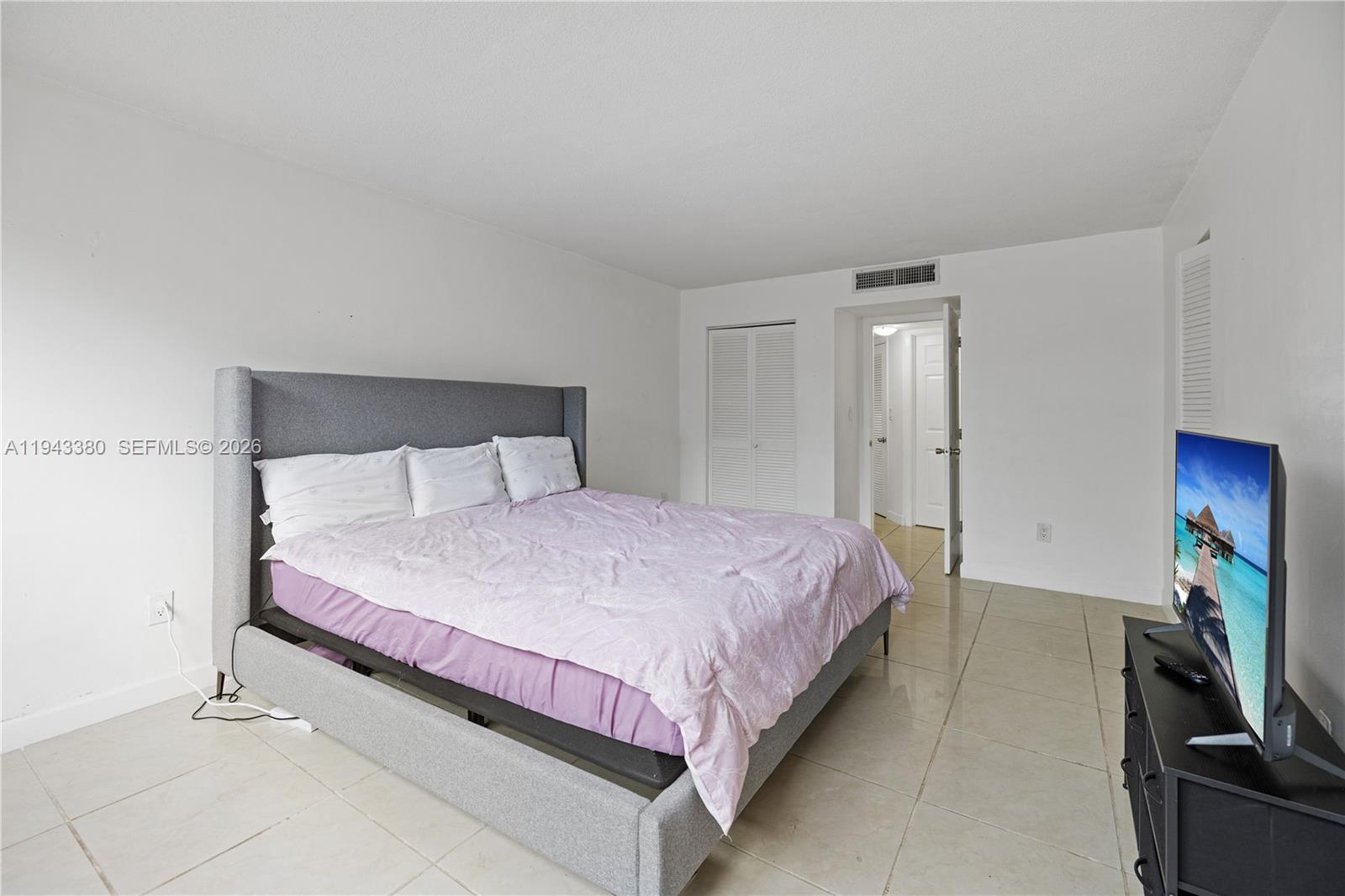 C216 2 / 2 1156 sq. ft. $ 2026-05-18 0 foto