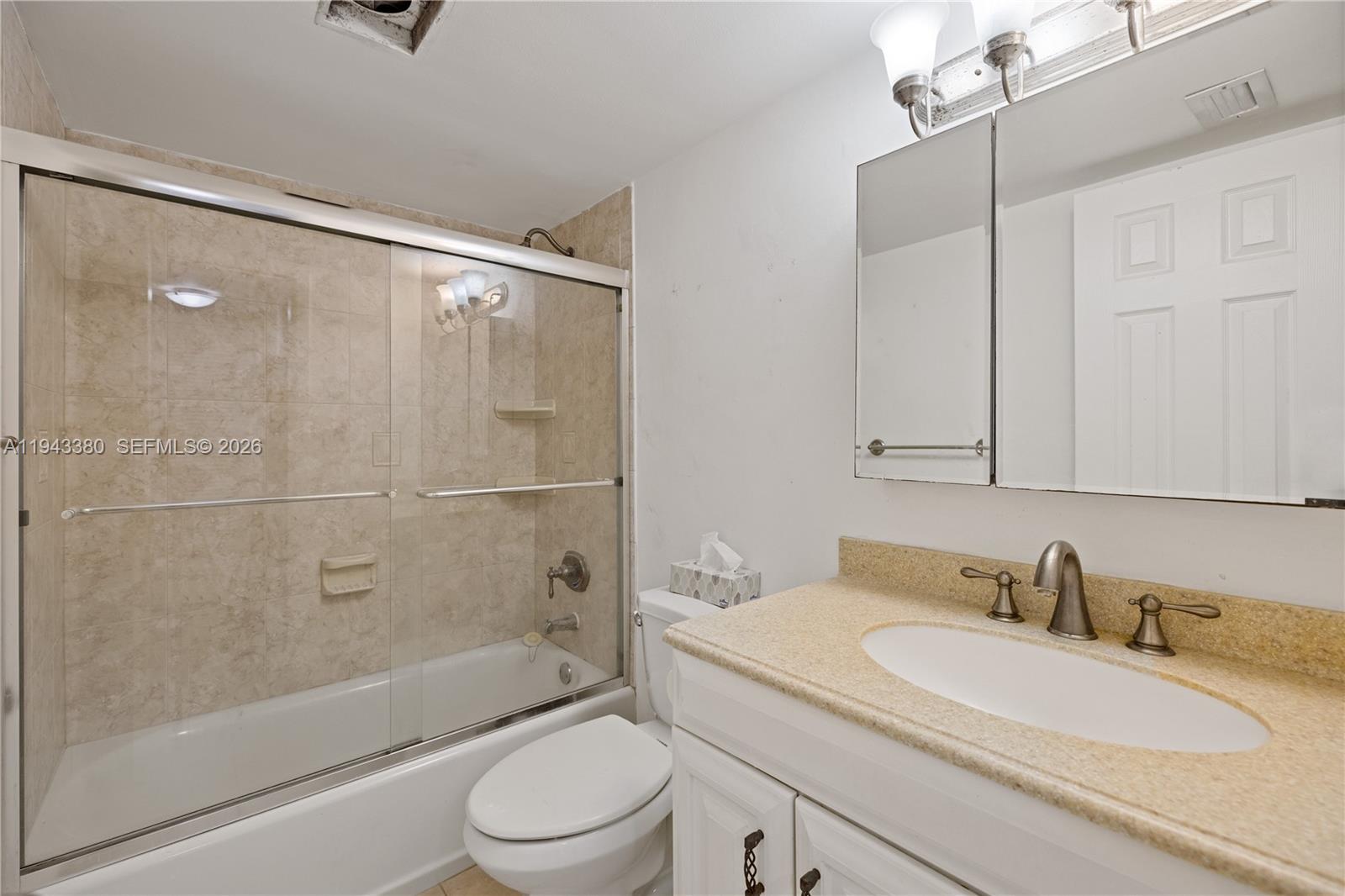 C216 2 / 2 1156 sq. ft. $ 2026-05-18 0 foto