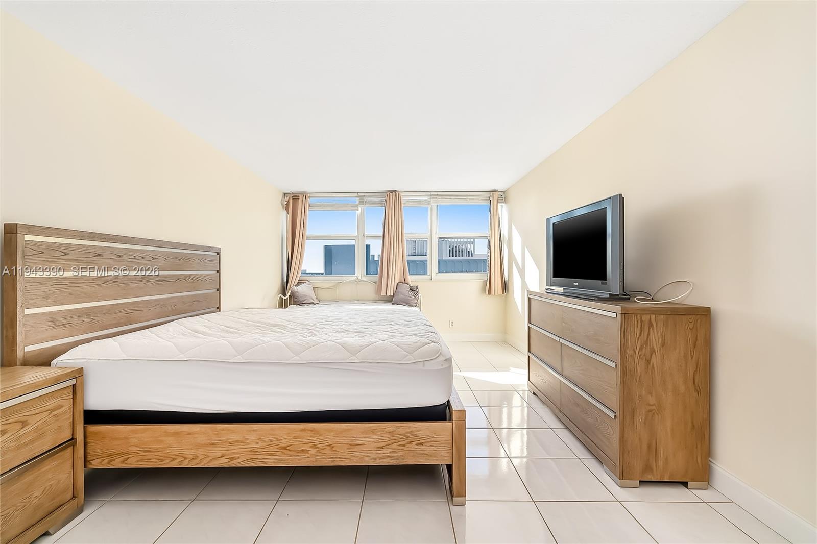 Photo of 1890 Ocean Dr  #1907, Hallandale Beach, Florida, 33009 - 