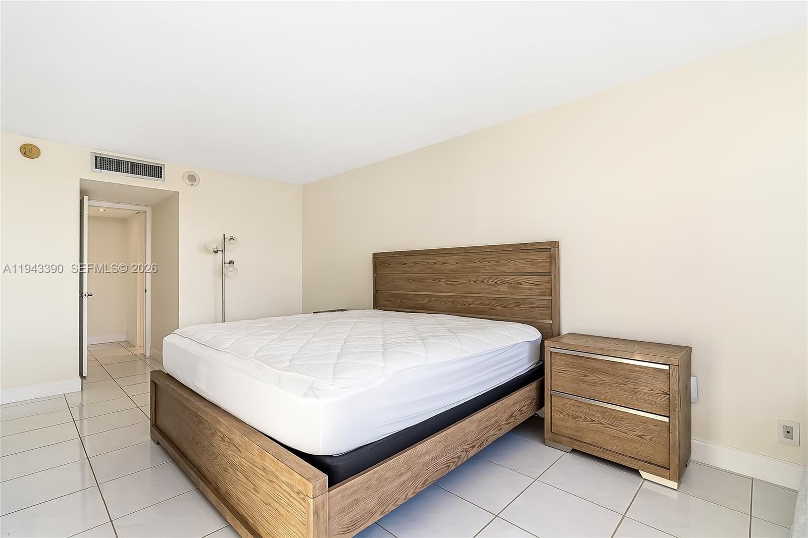 Photo of 1890 Ocean Dr  #1907, Hallandale Beach, Florida, 33009 - 