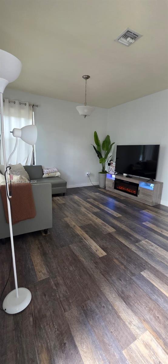 See details 3203 2 / 3 1224 sq. ft. $ 2026-01-12 0 Photo