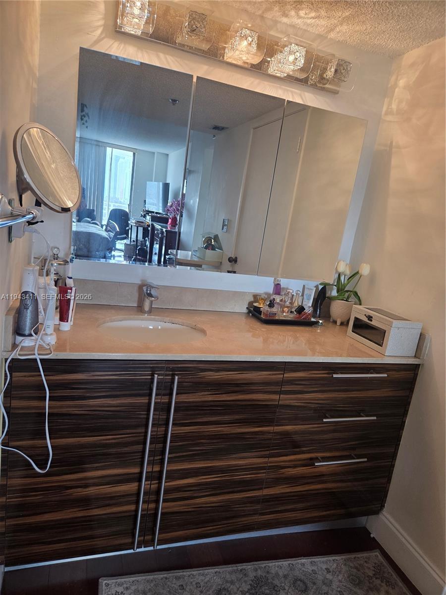 1008 2 / 2 1507 кв.футов $ 2026-01-12 0 Фото