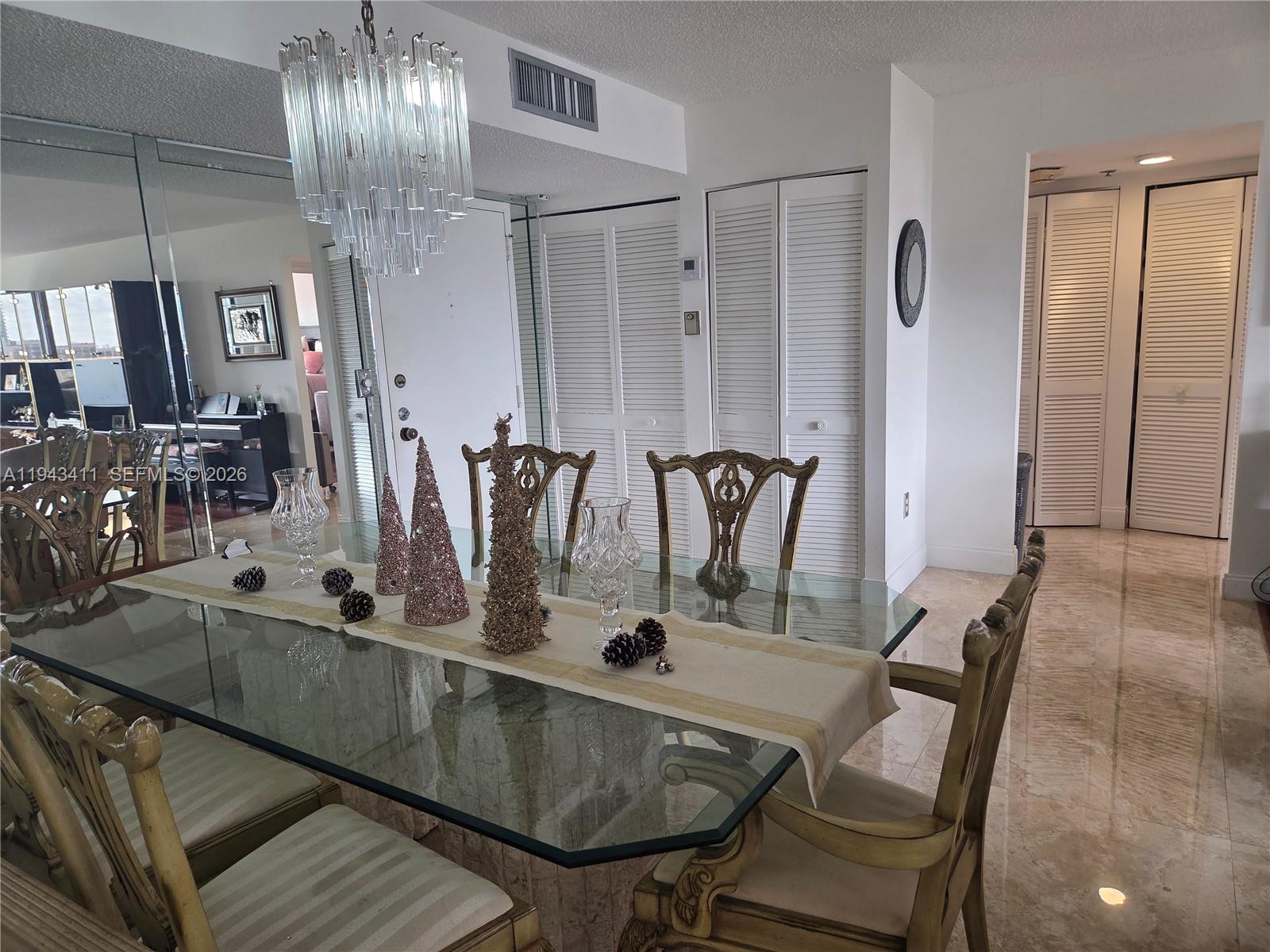 1008 2 / 2 1507 кв.футов $ 2026-01-12 0 Фото