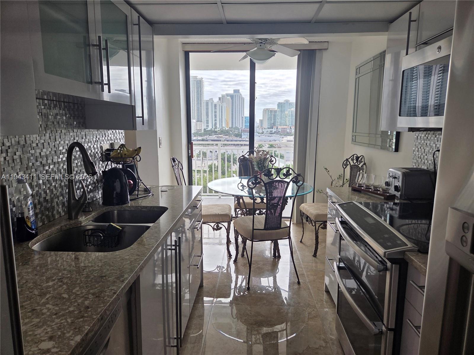 1008 2 / 2 1507 кв.футов $ 2026-01-12 0 Фото