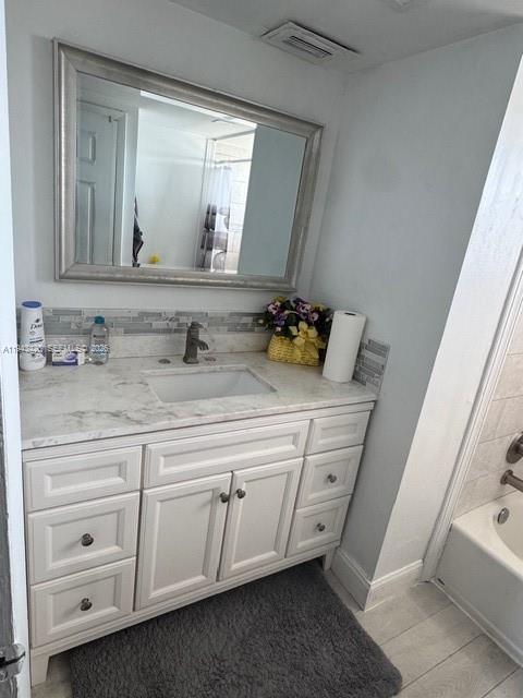 Ver detalles 706 1 / 2 873 sq. ft. $ 2026-05-27 0 foto